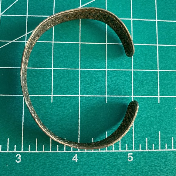 Two Wavy Cuff Bracelets Tarnished Silver Tone Ornate Etchings - Picture 9 of 10